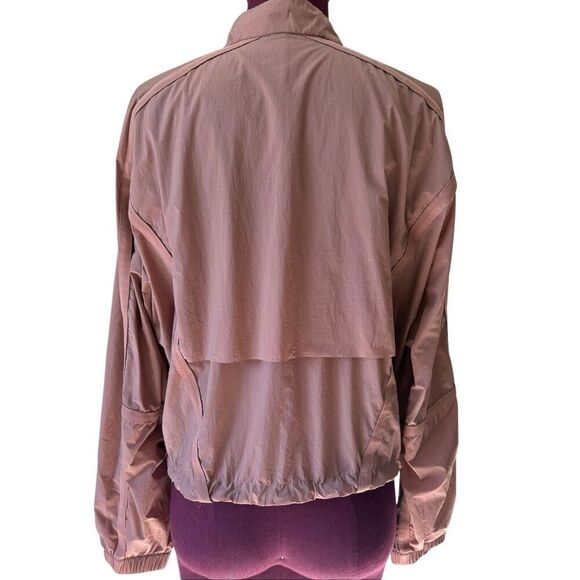 Lululemon Slip into the Moment Short Jacket size 8 Chalky Rose - Picture 5 of 15